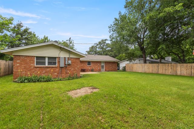1021 Blue Lake, Fort Worth, TX 76103