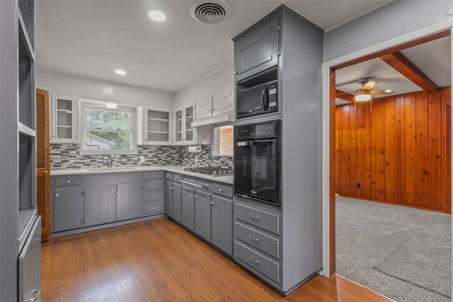 1021 Blue Lake, Fort Worth, TX 76103