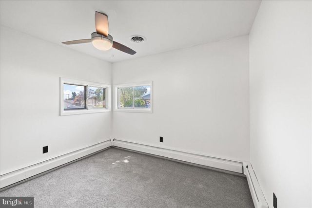 1104 FIRESIDE CT, York, PA 17404