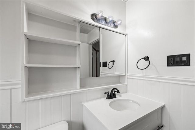 1104 FIRESIDE CT, York, PA 17404
