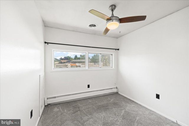 1104 FIRESIDE CT, York, PA 17404
