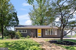 1104 FIRESIDE CT, York, PA 17404