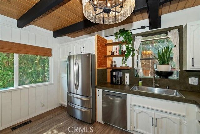 905 Jungfrau, Crestline, CA 92325