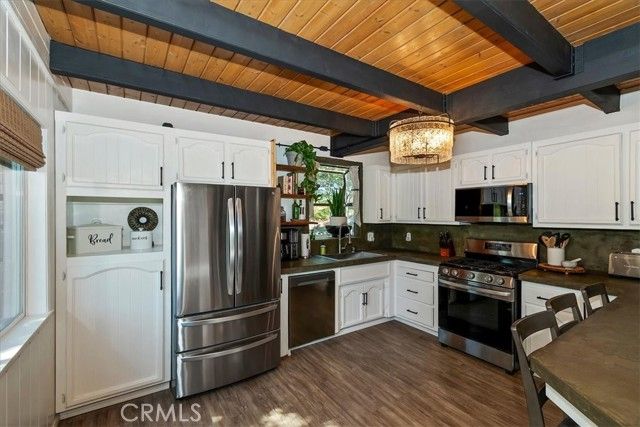 905 Jungfrau, Crestline, CA 92325