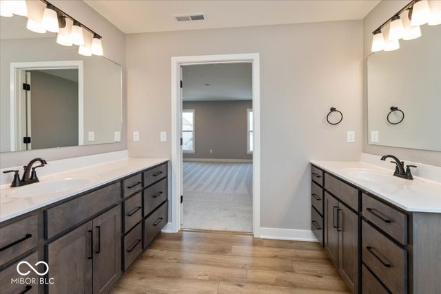 952 Apryl Drive, Greenwood, IN 46143