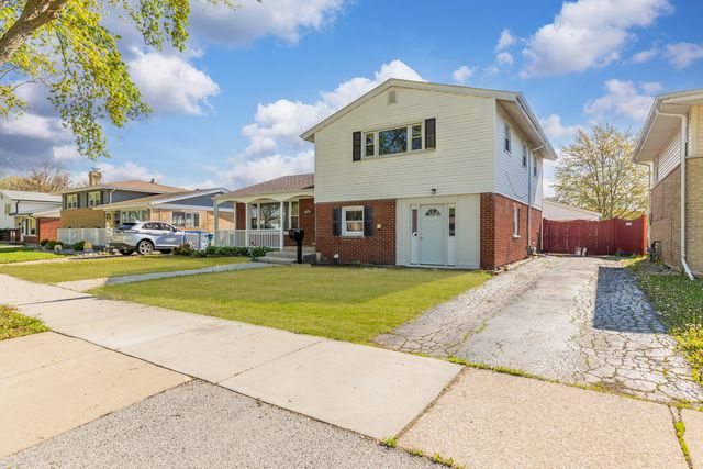 135 N Floyd Lane, Chicago Heights, IL 60411
