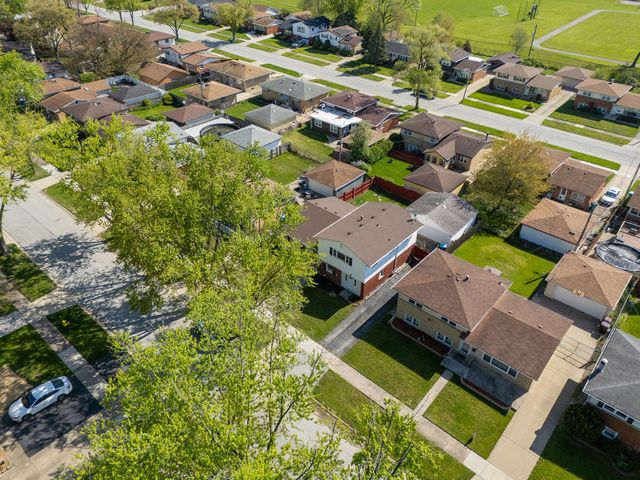 135 N Floyd Lane, Chicago Heights, IL 60411