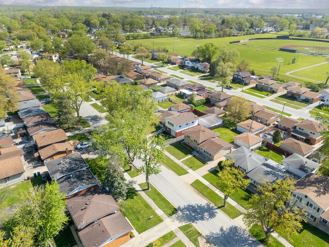 135 N Floyd Lane, Chicago Heights, IL 60411
