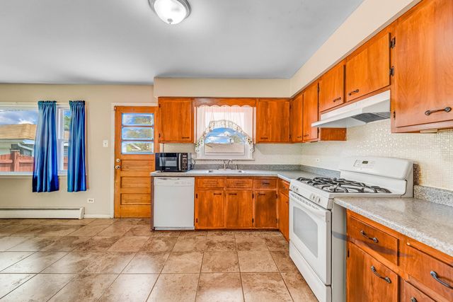 135 N Floyd Lane, Chicago Heights, IL 60411