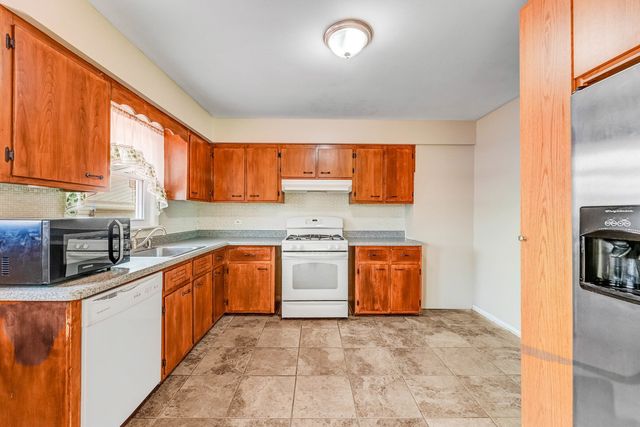 135 N Floyd Lane, Chicago Heights, IL 60411