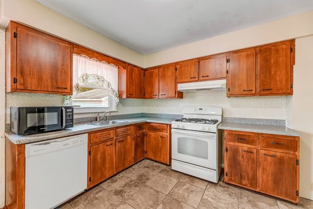 135 N Floyd Lane, Chicago Heights, IL 60411