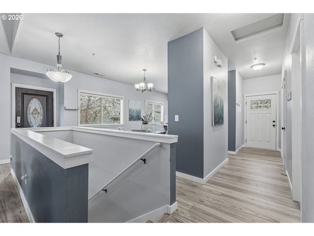 7704 Sw CRESMOOR Dr, Beaverton, OR 97008