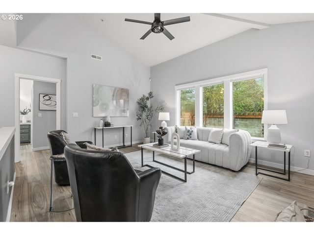 7704 Sw CRESMOOR Dr, Beaverton, OR 97008