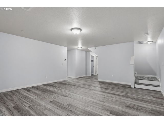 7704 Sw CRESMOOR Dr, Beaverton, OR 97008