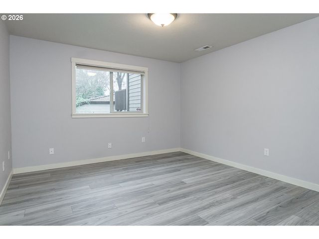 7704 Sw CRESMOOR Dr, Beaverton, OR 97008