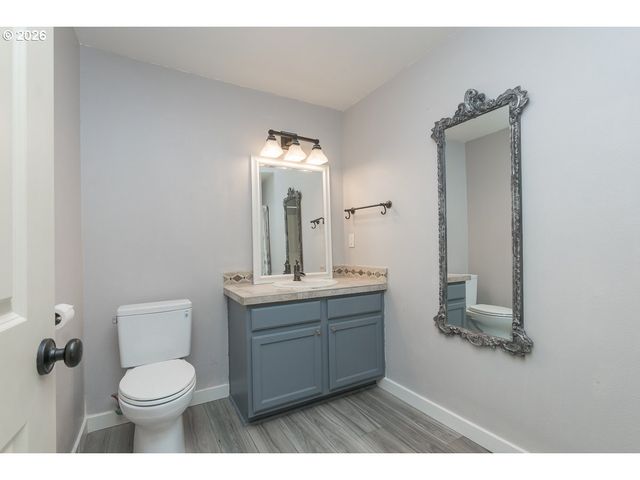 7704 Sw CRESMOOR Dr, Beaverton, OR 97008