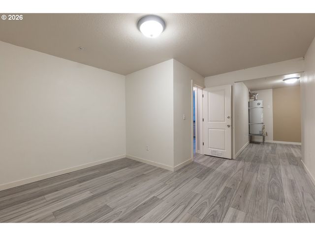 7704 Sw CRESMOOR Dr, Beaverton, OR 97008