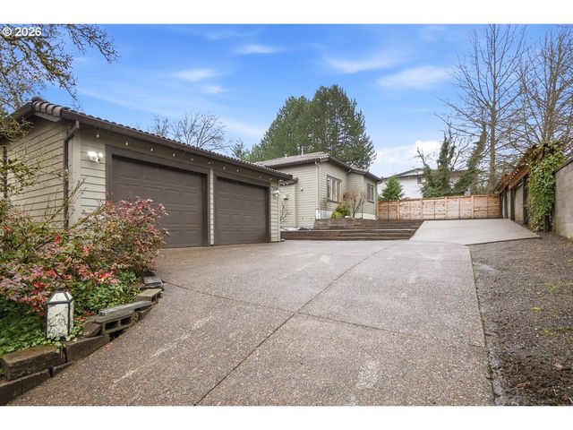 7704 Sw CRESMOOR Dr, Beaverton, OR 97008