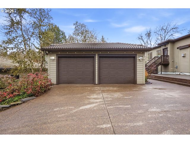 7704 Sw CRESMOOR Dr, Beaverton, OR 97008