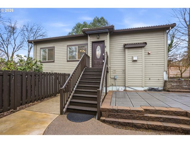 7704 Sw CRESMOOR Dr, Beaverton, OR 97008