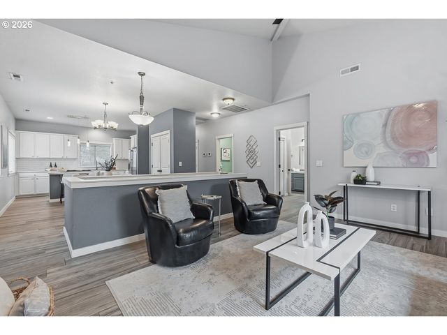 7704 Sw CRESMOOR Dr, Beaverton, OR 97008