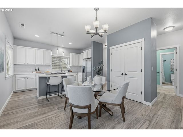 7704 Sw CRESMOOR Dr, Beaverton, OR 97008