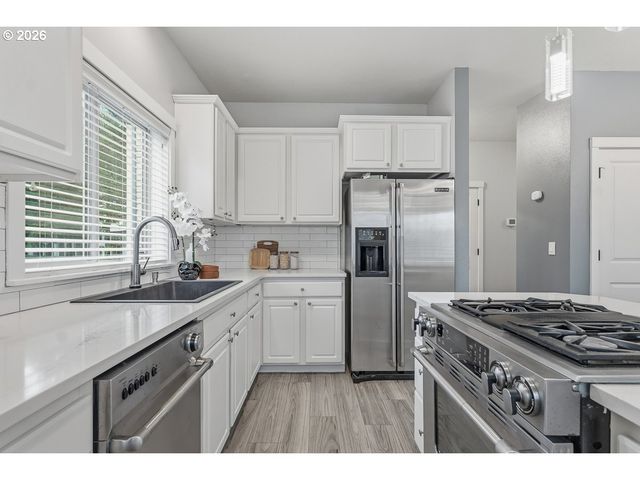 7704 Sw CRESMOOR Dr, Beaverton, OR 97008