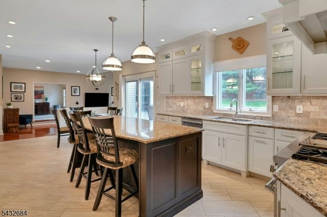 26 Rainbow Dr, Long Hill Twp., NJ 07946