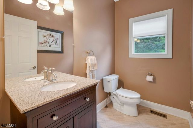 26 Rainbow Dr, Long Hill Twp., NJ 07946