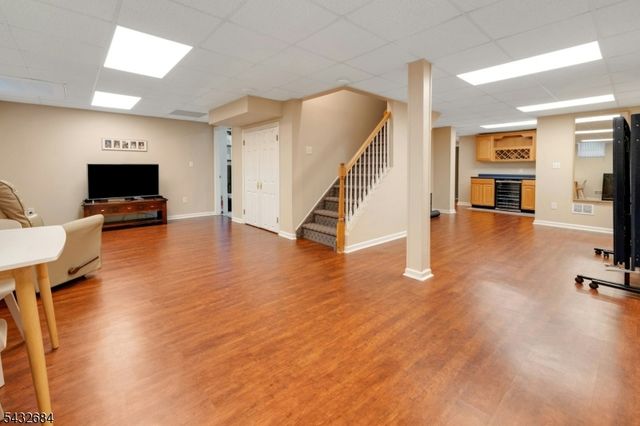 26 Rainbow Dr, Long Hill Twp., NJ 07946