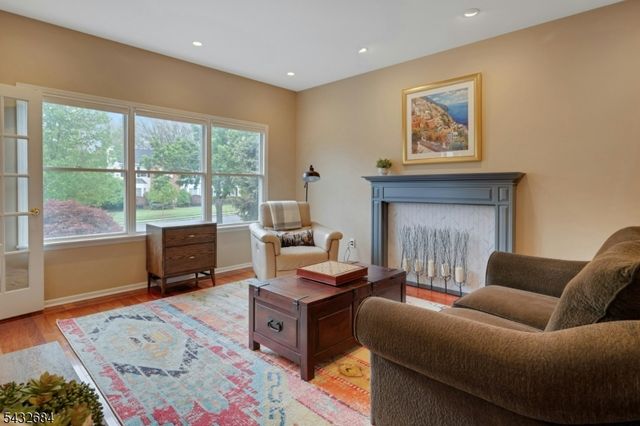 26 Rainbow Dr, Long Hill Twp., NJ 07946