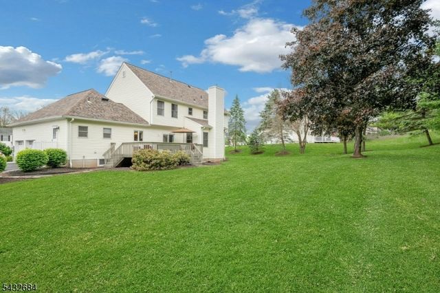 26 Rainbow Dr, Long Hill Twp., NJ 07946