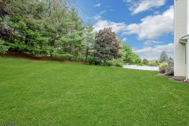 26 Rainbow Dr, Long Hill Twp., NJ 07946