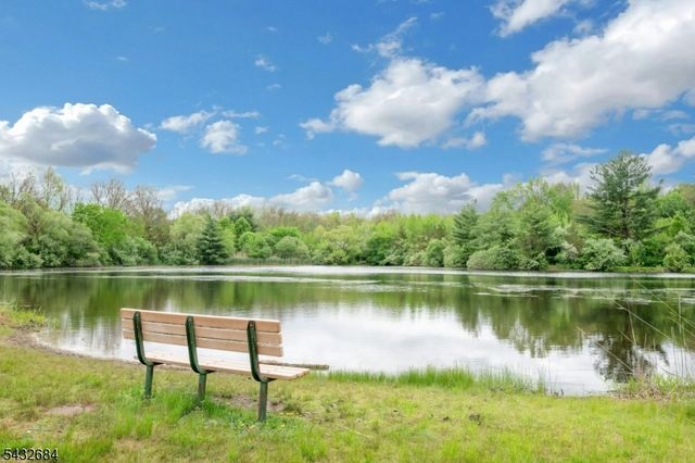 26 Rainbow Dr, Long Hill Twp., NJ 07946