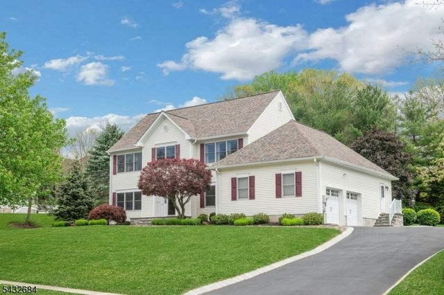 26 Rainbow Dr, Long Hill Twp., NJ 07946