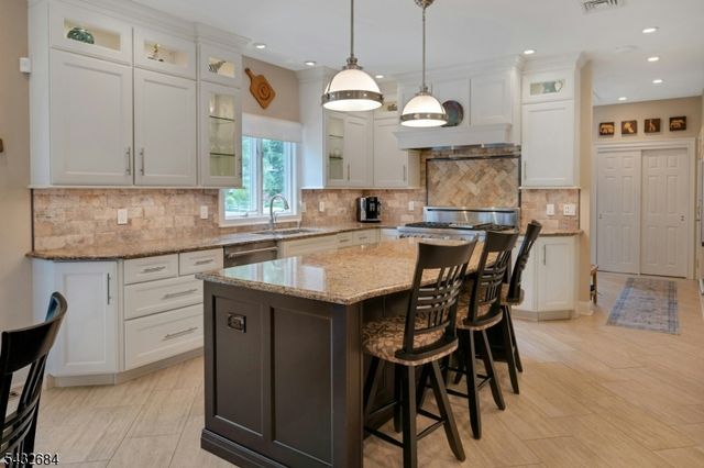26 Rainbow Dr, Long Hill Twp., NJ 07946