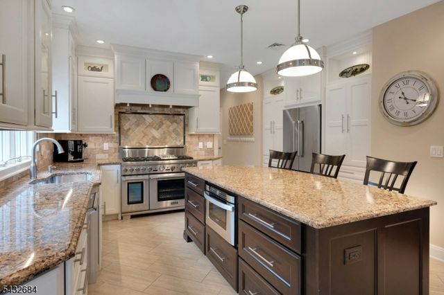 26 Rainbow Dr, Long Hill Twp., NJ 07946