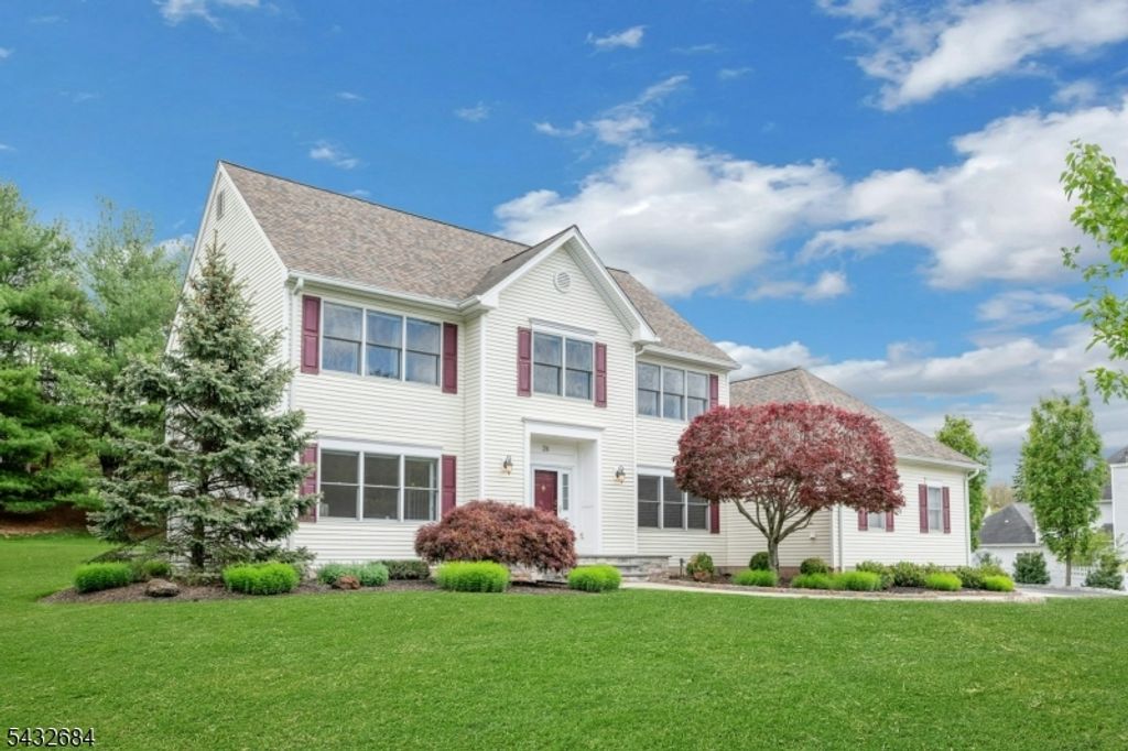 26 Rainbow Dr, Long Hill Twp., NJ 07946