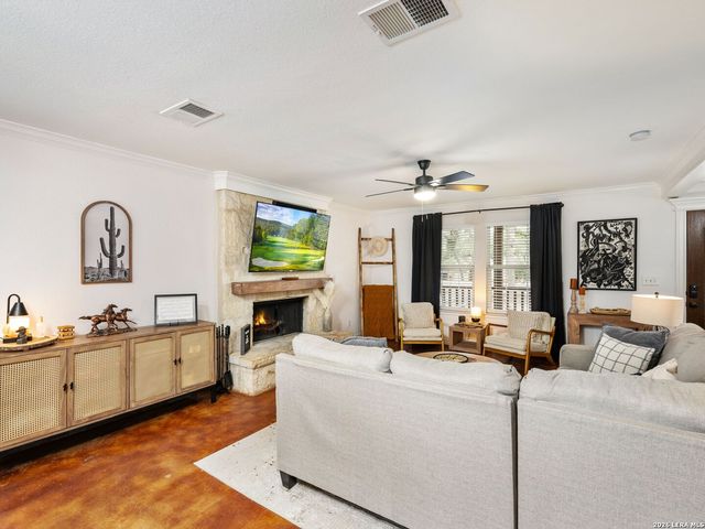 786 Deep Water Drive, Spring Branch, TX 78070