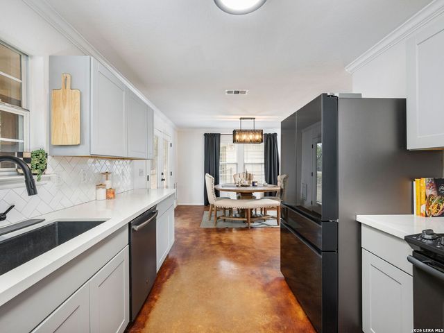 786 Deep Water Drive, Spring Branch, TX 78070