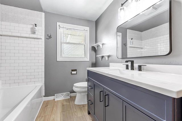 1604 WALLS STREET, Green Bay, WI 54304