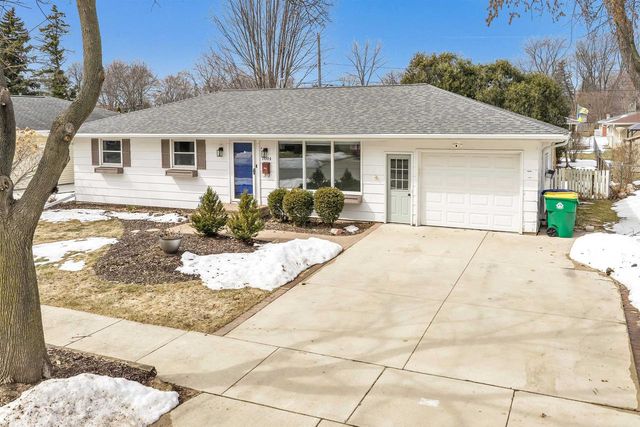 1604 WALLS STREET, Green Bay, WI 54304