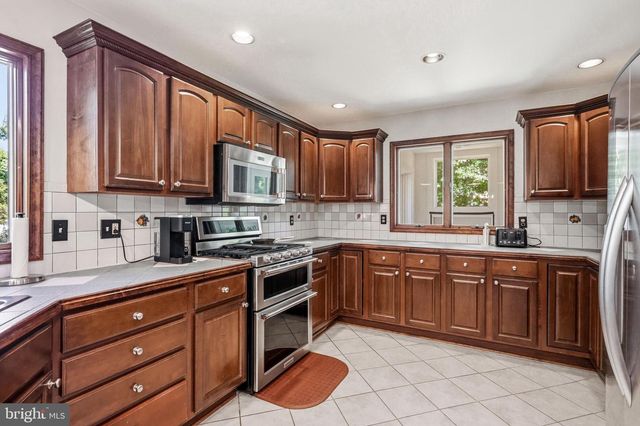 122 LILLIAN, Sicklerville, NJ 08081