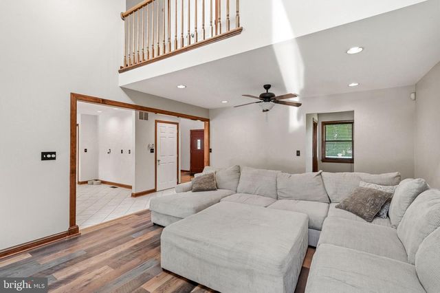 122 LILLIAN, Sicklerville, NJ 08081