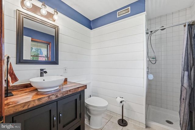 122 LILLIAN, Sicklerville, NJ 08081