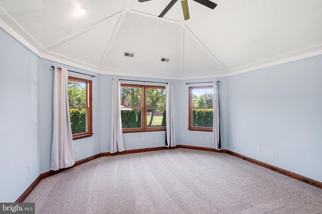 122 LILLIAN, Sicklerville, NJ 08081