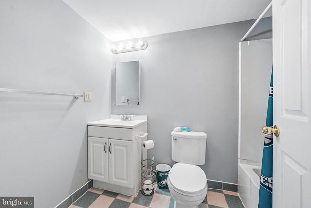 122 LILLIAN, Sicklerville, NJ 08081