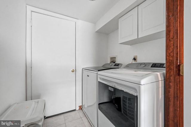 122 LILLIAN, Sicklerville, NJ 08081