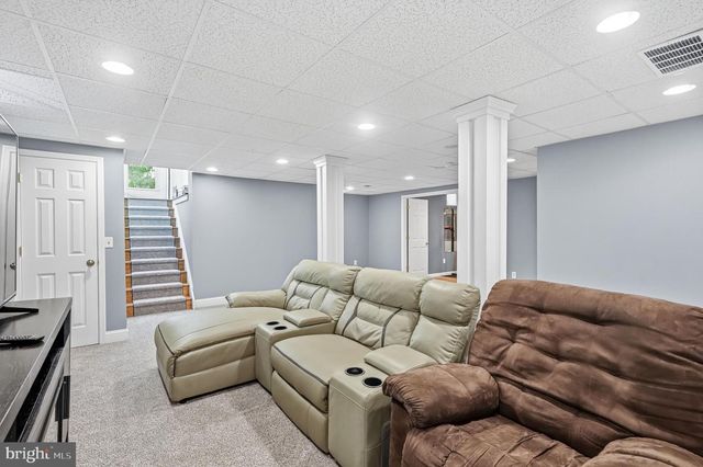 122 LILLIAN, Sicklerville, NJ 08081