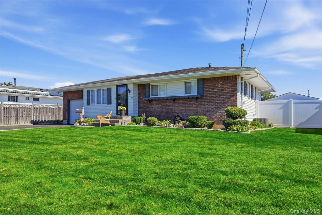 71 W 14th Street, Deer Park, NY 11729 — photo 3
